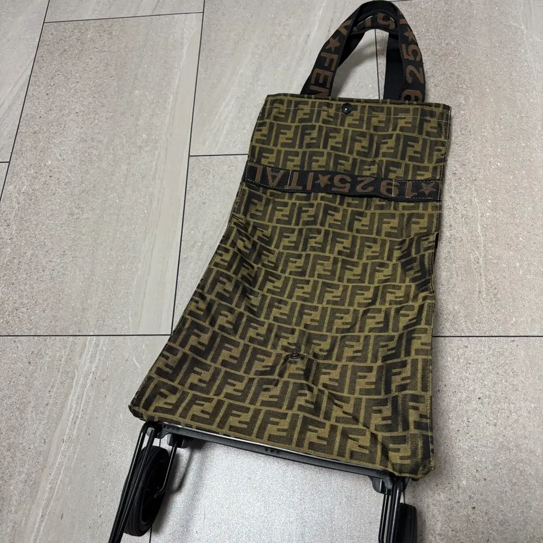 FENDI　フェンディ　キャリーバッグ　キャリーケース　ズッカ柄　総柄　ブラック 2025年最新】Fendi レディース キャリーケースの人気アイテム