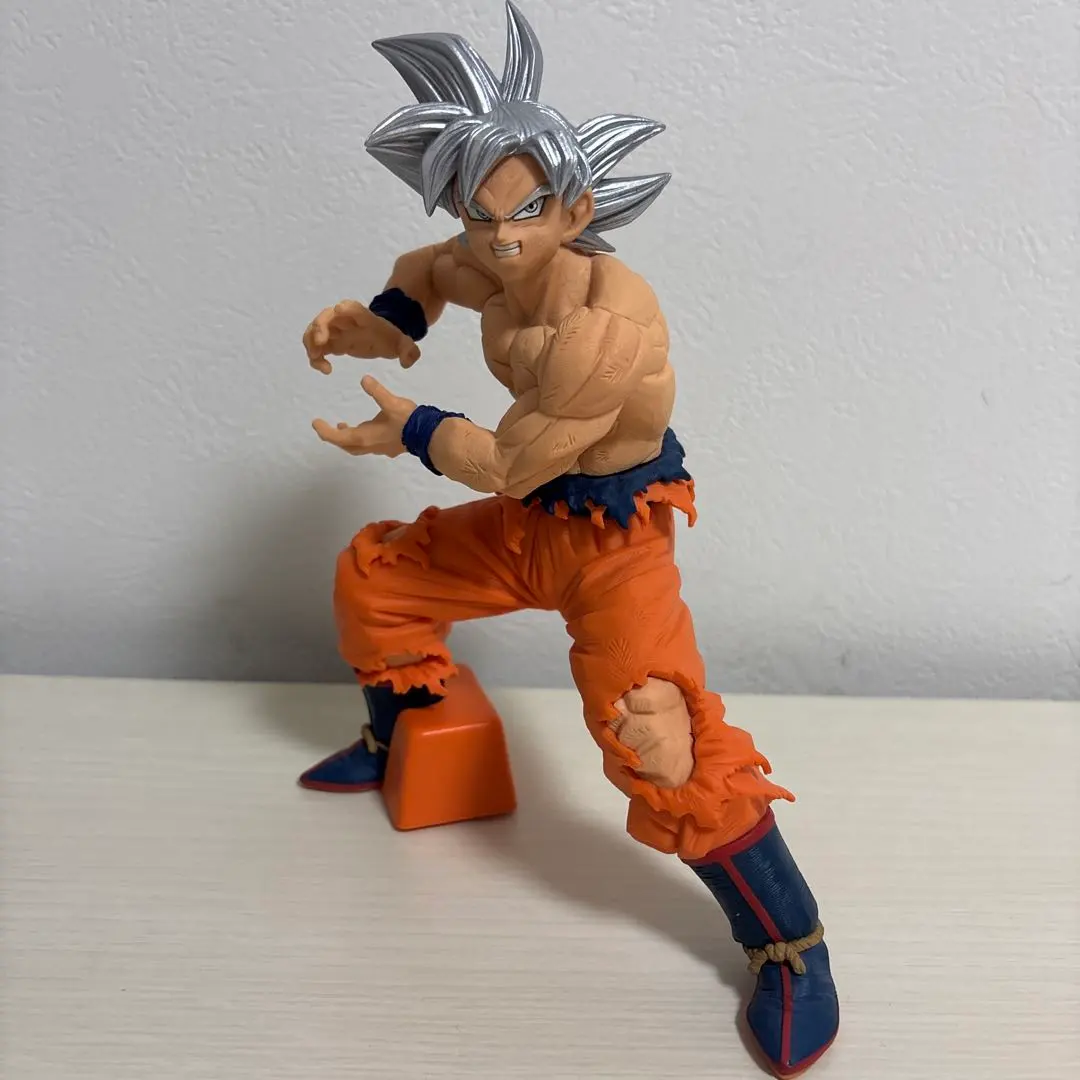Thumbnail of Dragon Ball Goku (Ultra Instinct -Sign- Awakened) Figure