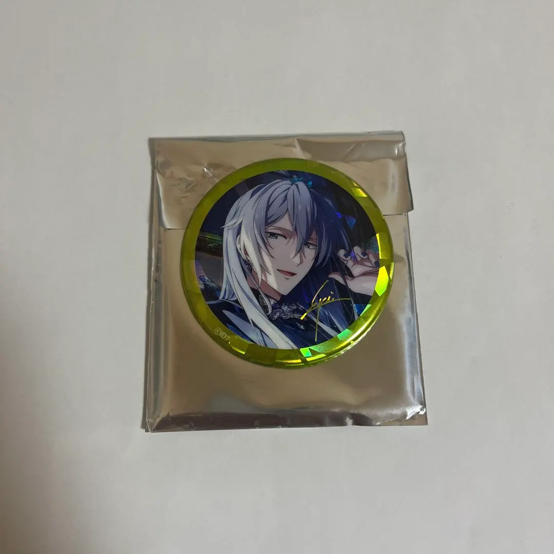 Thumbnail of I-Chu: I7 - Momo, La'Stiara, Can Badge