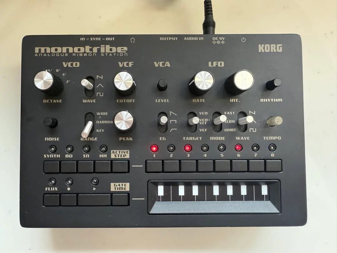 KORG monotribe アナログシンセサイザー モノトライブ コルグ 手軽に本格的なアナログシンセが楽しめる「KORG（コルグ