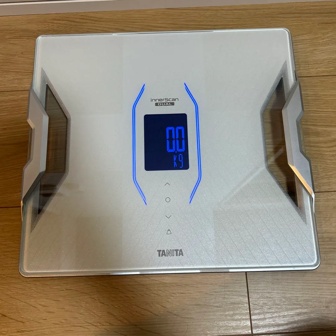 【美品・使用頻度(少)の日本製】TANITA RD-912 体脂肪計・体組成計 楽天市場】タニタ 体重計 体組成計 体脂肪計 RD-912 スマホ連動