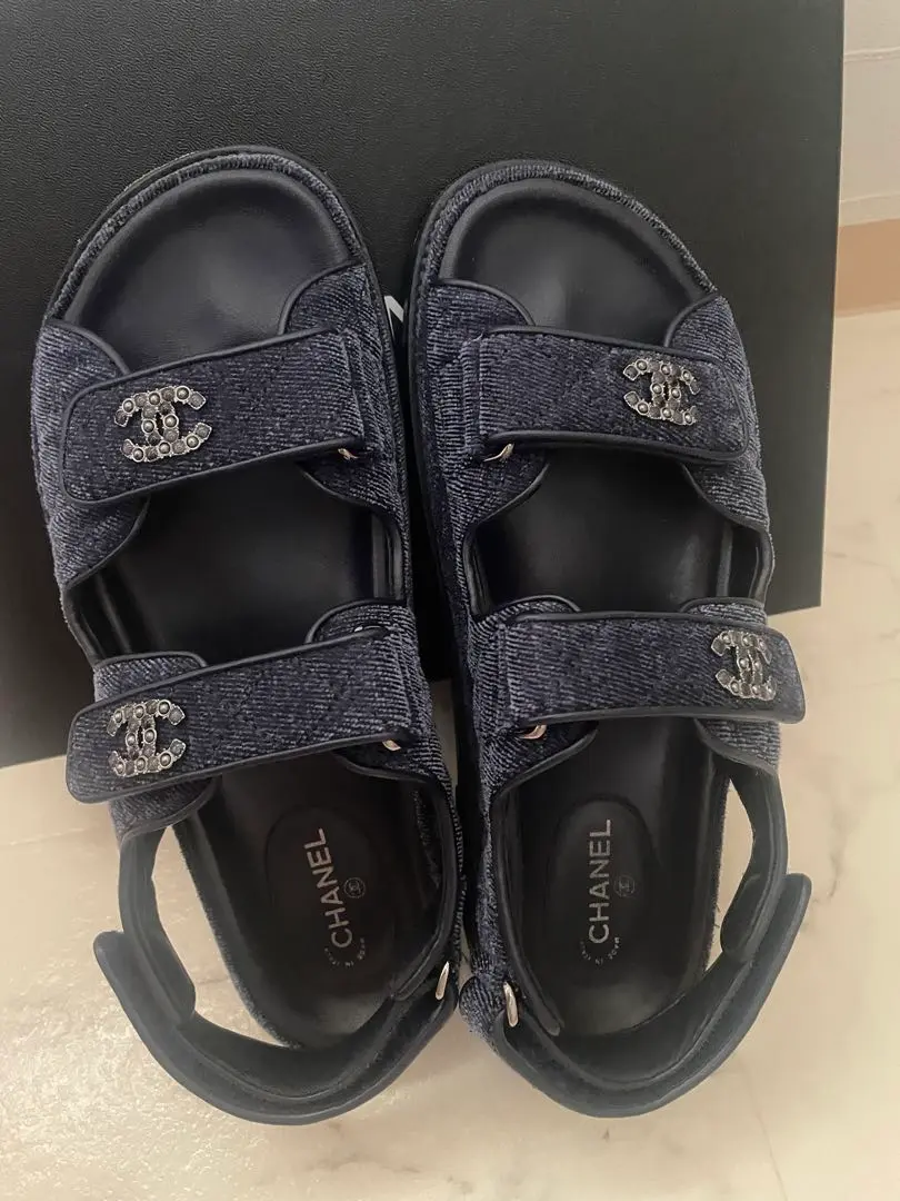 【新しい季節に映える】CHANEL サンダル ベルクロストラップ CHANEL アンクルストラップサンダル02-2 - メルカリ