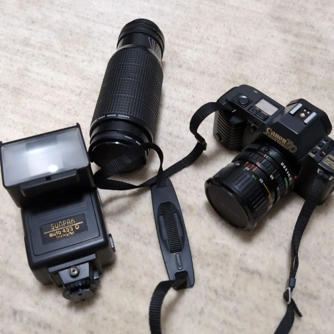Canon T70 レンズとストロボ付きフィルムカメラスタートセット Canon T70 レンズとストロボ付きフィルムカメラスタートセット
