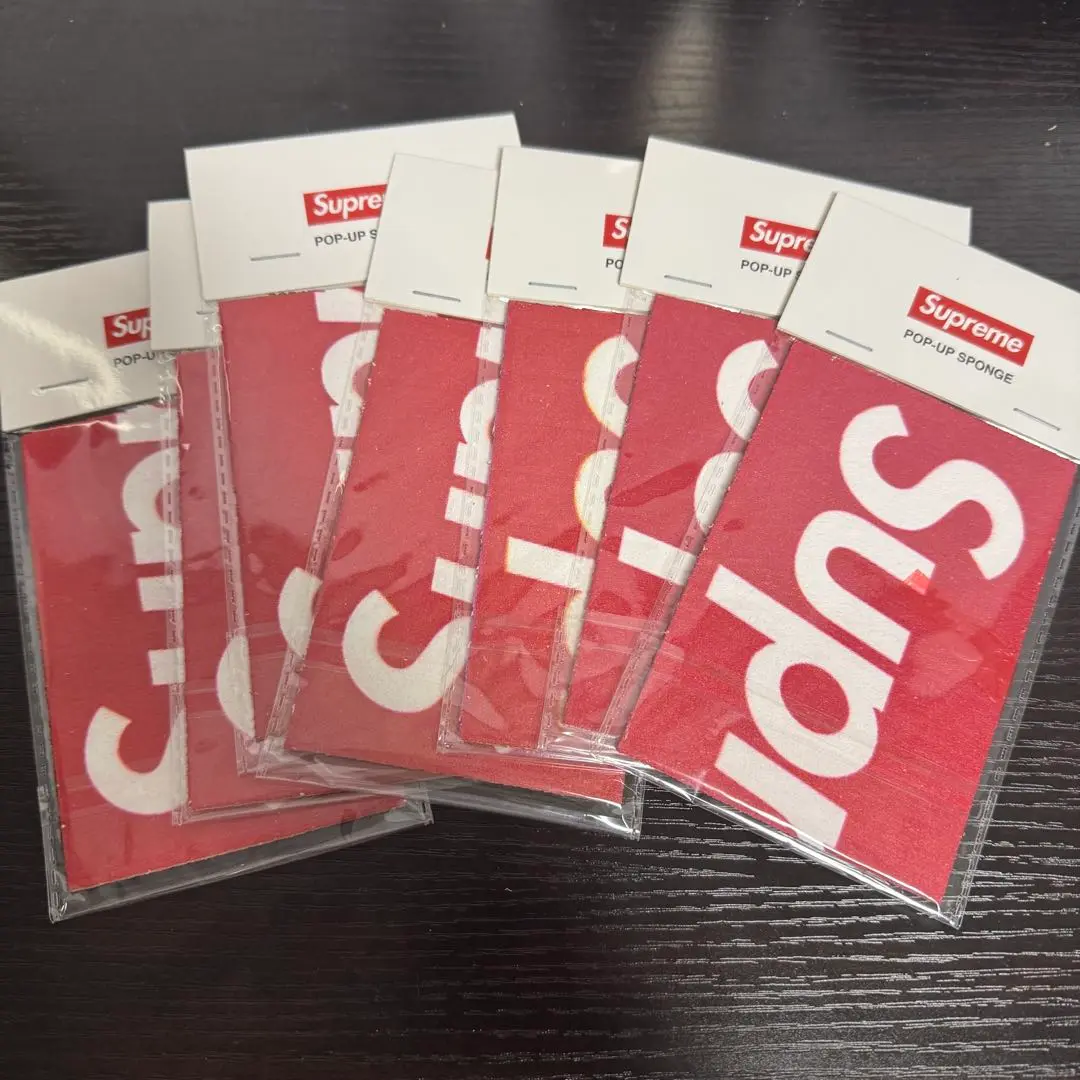 Supreme ノベルティセット Supreme ノベルティセット ビーチボール ステッカー 他 新品未