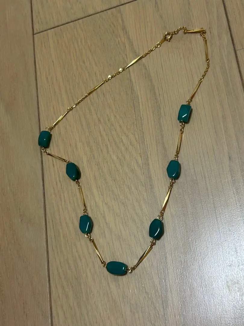 綠石車站項鍊 的縮圖