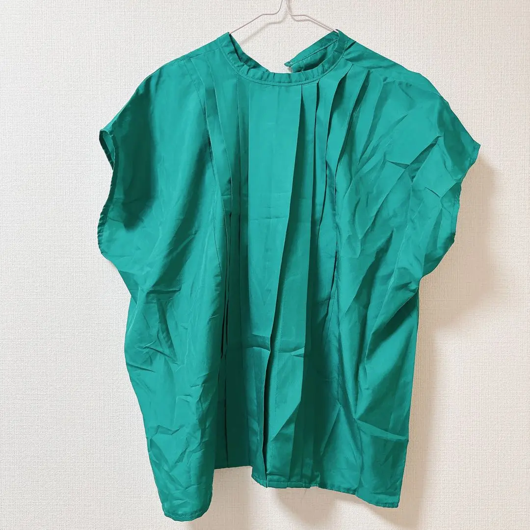 Thumbnail of 9 Green Pleated Short Sleeve Shirt Top Green Short Sleeve Vintage Women's