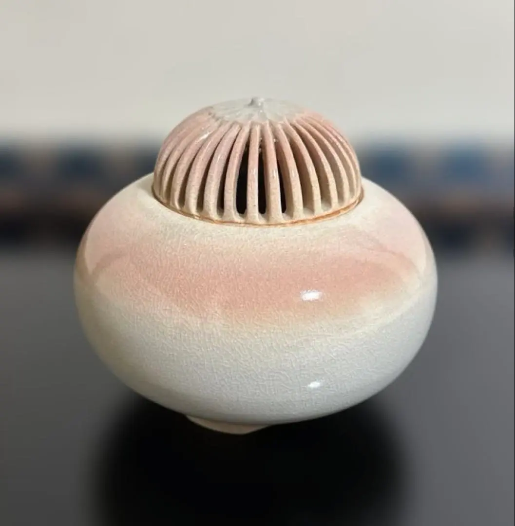 倉敷資陽 萩焼 三足 透かし香炉 USED】萩焼 香炉 菊 透かし 花柄 - メルカリ