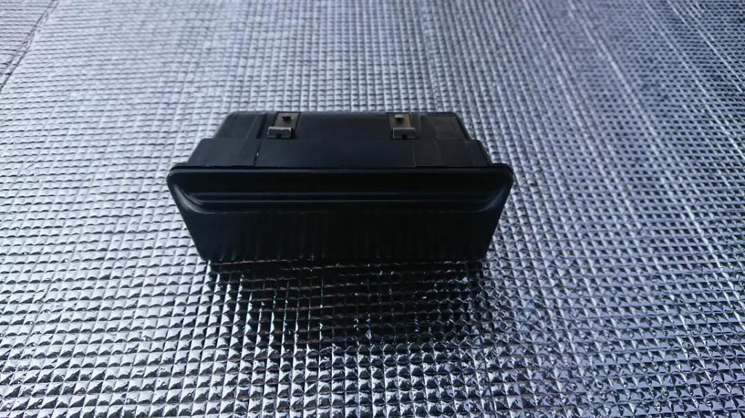 BNR32(32GT-R)前期(H2)純正灰皿 日産純正） 灰皿 GT-R BNR32