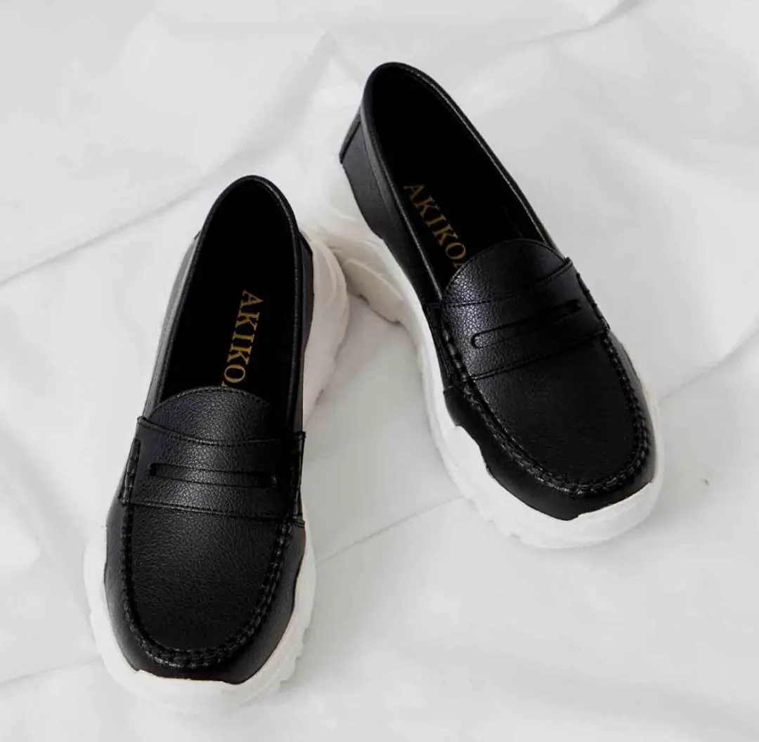 AKIKOAOKI 黒 レザー ローファー 37 別注Regulated Gravity(35 BLACK): AKIKOAOKI: WOMENS