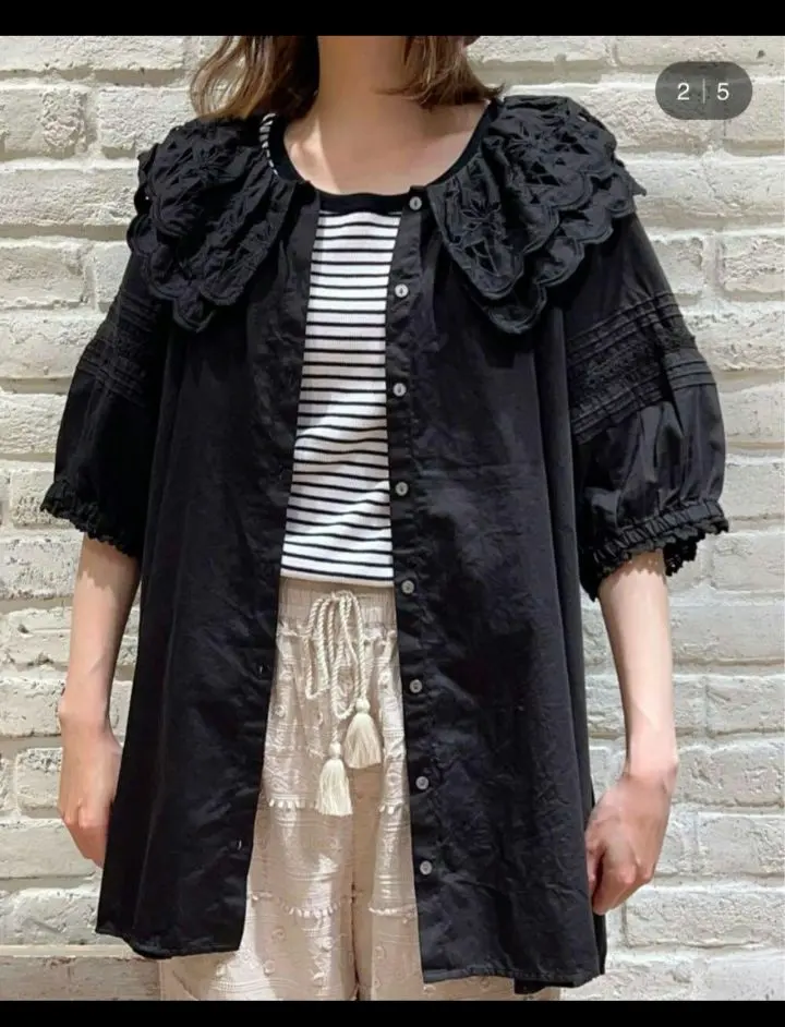 TSUHARU 領口蕾絲罩衫 的縮圖