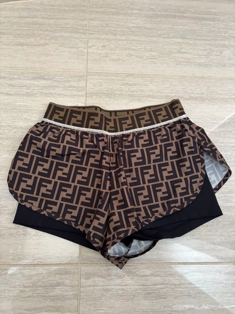 ［極美品］現行タグ　FENDI シルク キルティング　ショートパンツ FENDI(フェンディ) ズッカ柄 シルク ショートパンツ 12CPF-21
