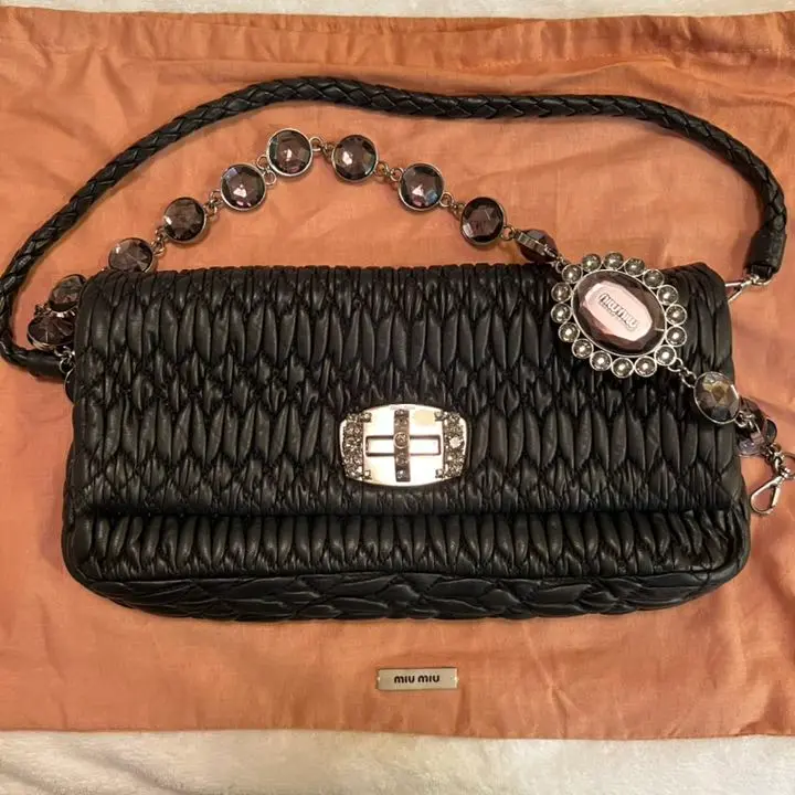 ✨️極美品✨️ MIUMIU アーカイブ　ダブルターンロック　ハンドバッグ 黒色 2025年最新】美品 ミュウミュウ ターンロックの人気アイテム