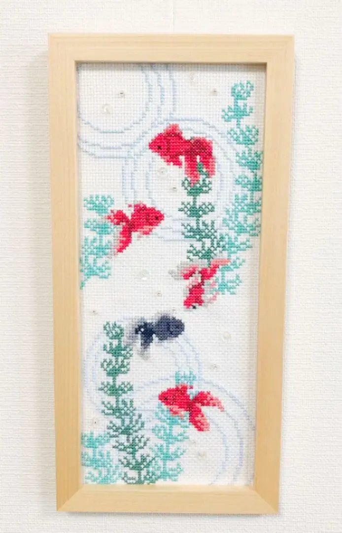 ホビーラホビーレクロスステッチ　金魚と涼む夏　完成品 ホビーラホビーレ クロスステッチフレーム 金魚と涼む夏 - メルカリ