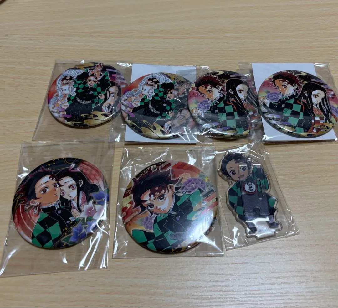 Thumbnail of Demon Slayer: Kimetsu no Yaiba Tanjiro Kamado & Nezuko Kamado Can Badge Set