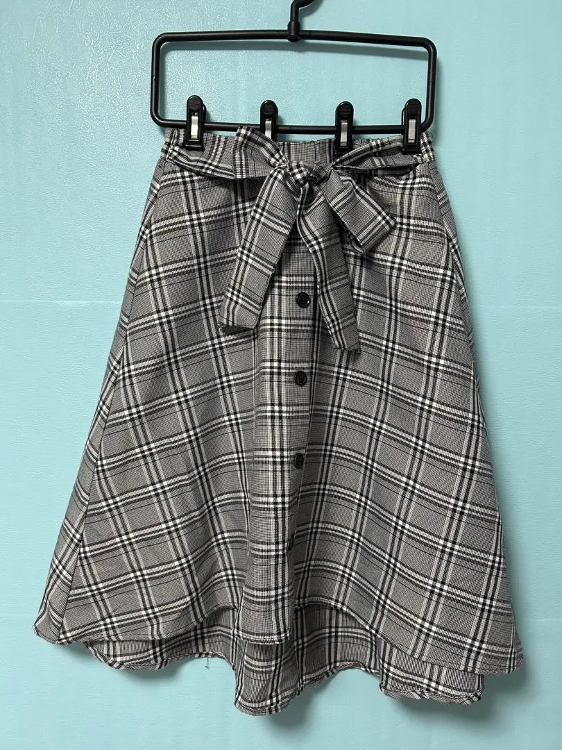 格紋 裙子 傘裙 美品 黑格 可愛⭐︎ 的縮圖