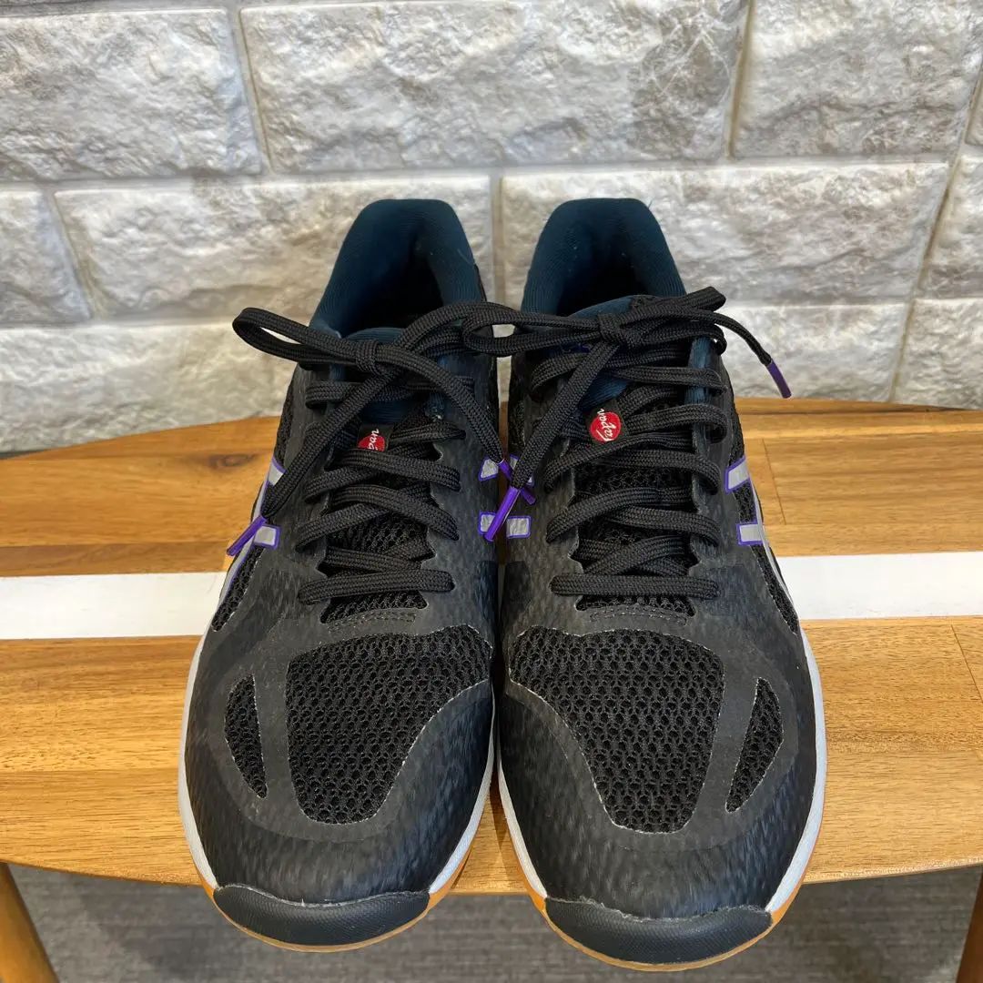 美品ASICS バレーボールシューズ 黒/紫　アルペン限定色ローテジャパン26㌢ ASICS バレーボールシューズ 黒/紫 アルペン限定色 ローテ