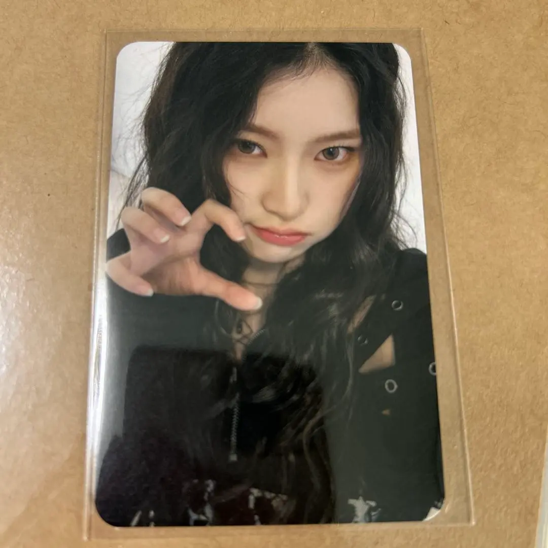 Thumbnail of KiiiKiii Haumu soundwave trading card