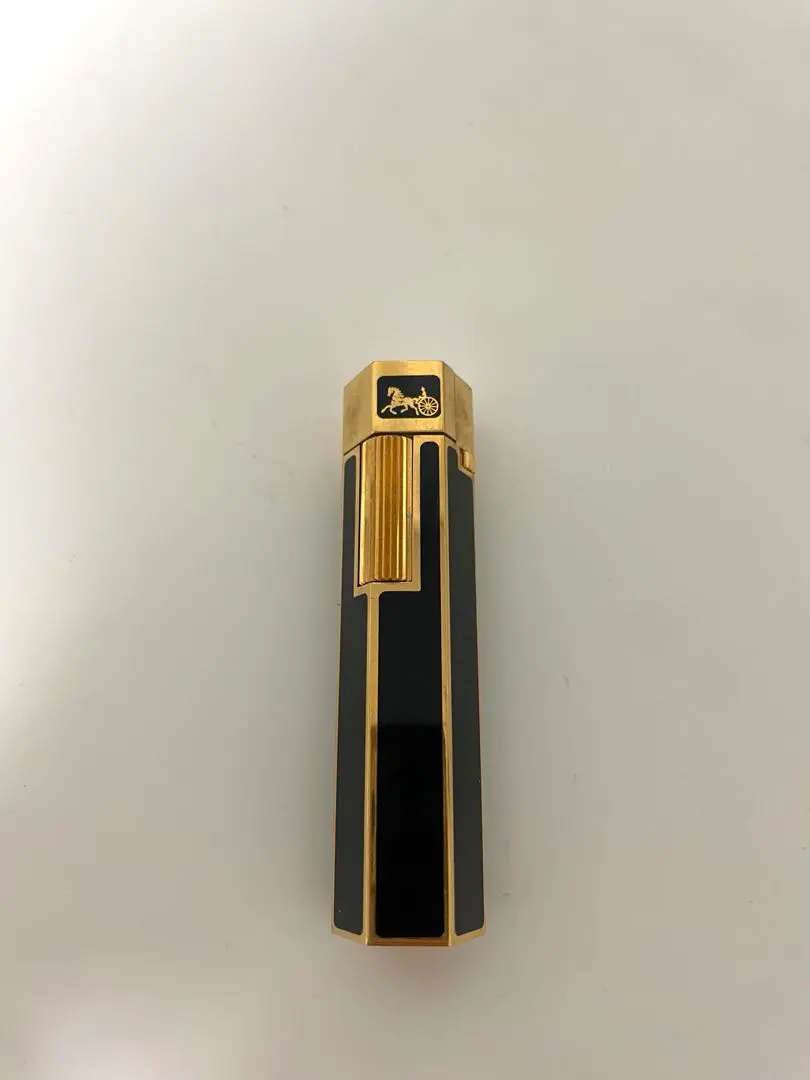 CELINE セリーヌ ガス ライター 六角形 ブランドライター 馬車 金色 CELINE セリーヌ ガスライター ゴールド 六角形 馬車｜ライター
