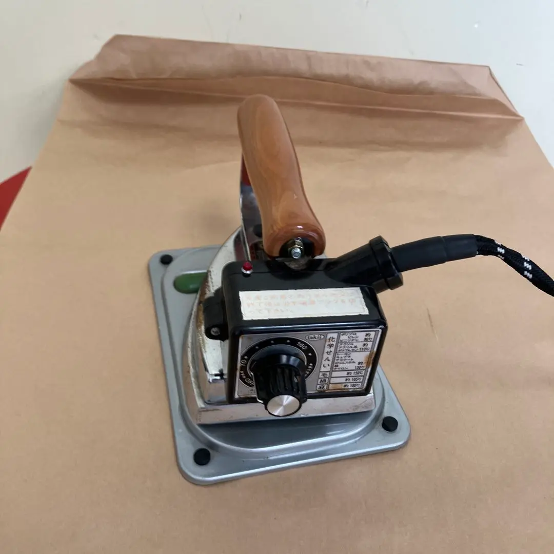 業務用アイロン タキイ電器 501W　 中古品 業務用アイロン タキイ電器 501W 中古品 - メルカリ