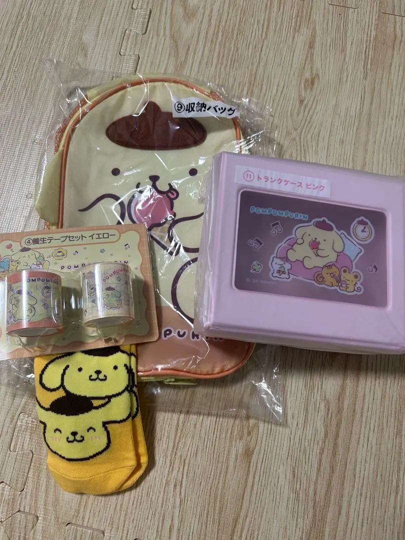 Thumbnail of Pom Pom Purin Ichiban Kuji (lottery prize) + socks