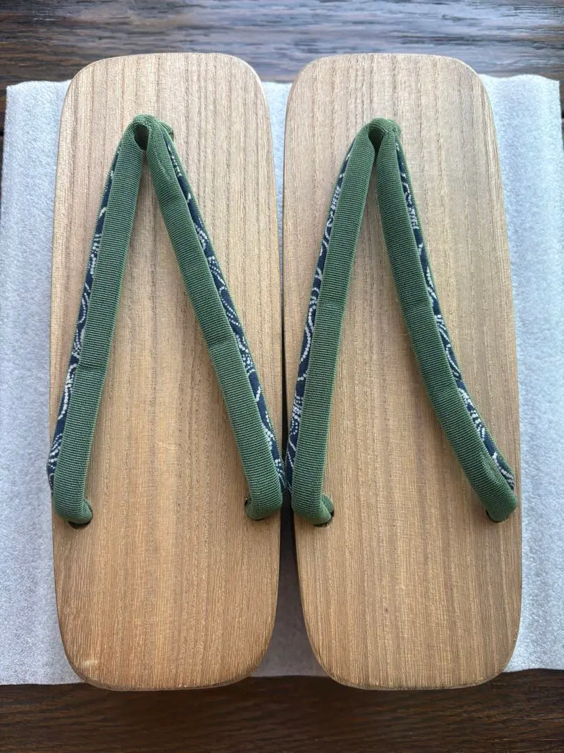 未使用品 木製木屐 綠色鼻緒 的縮圖