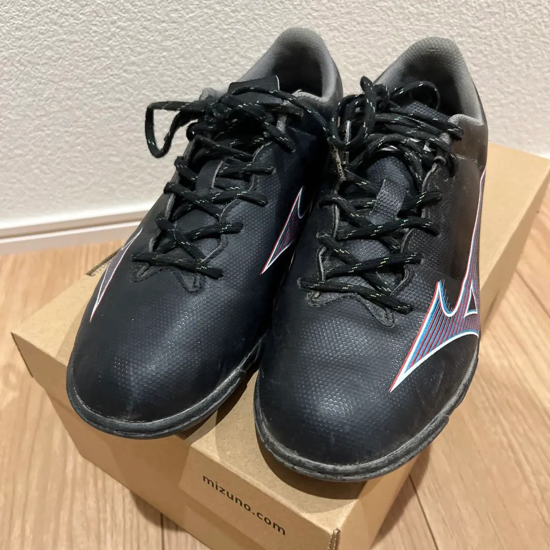 Thumbnail of Mizuno soccer shoes, black