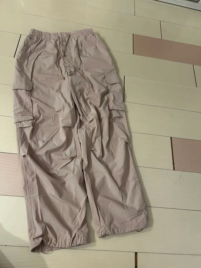 GU 卡其褲 灰粉色 的縮圖