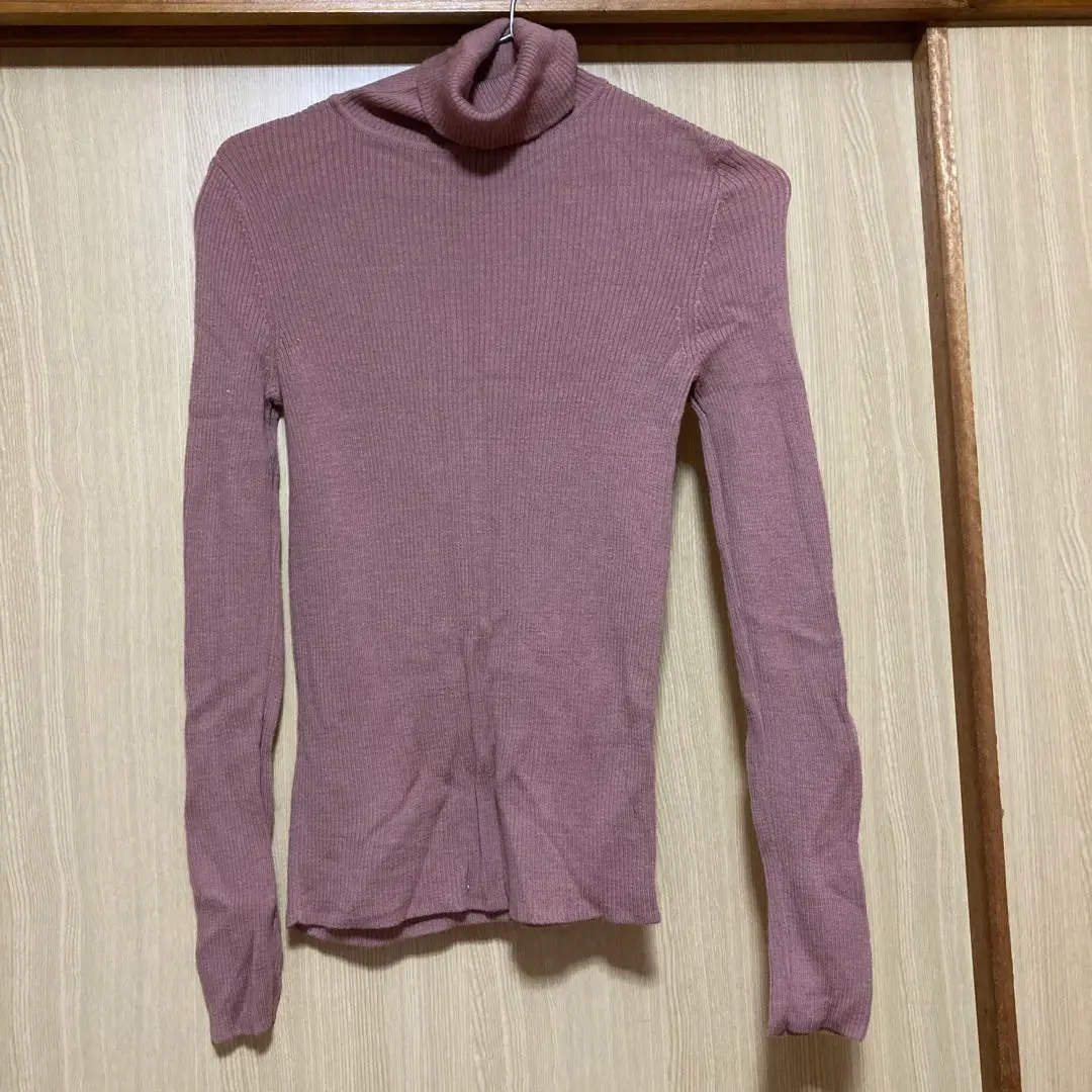 Thumbnail of UNIQLO Ribbed Turtleneck Sweater M