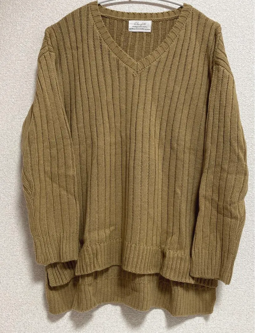 Thumbnail of Women's knit sweater, size M