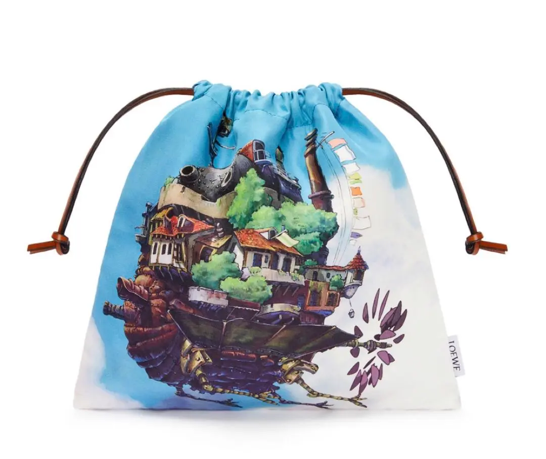 LOEWEドローストリングポーチ ハウルの動く城 魔法の箱付
