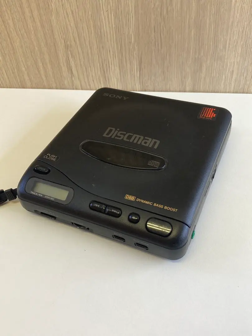 ソニー　Discman　D−11　動作品 Yahoo!オークション -「sony discman d-11」の落札相場・落札価格