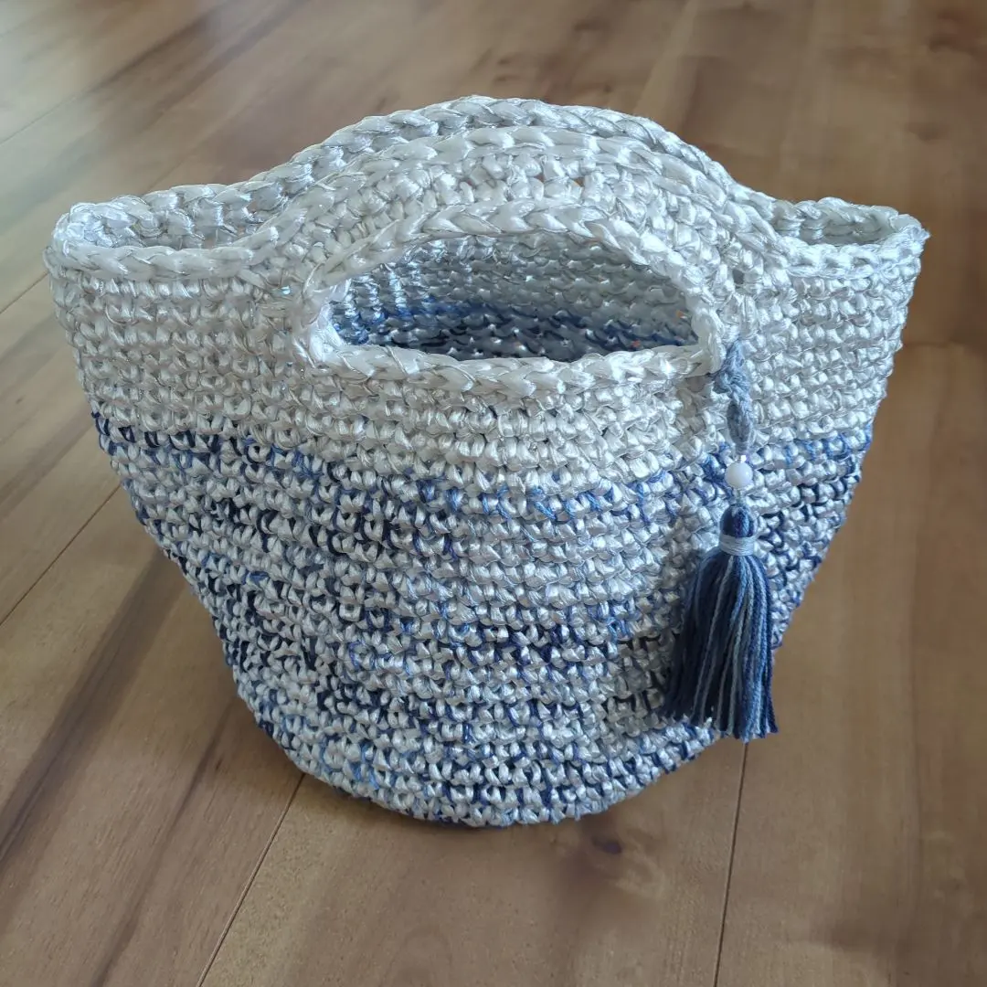 Thumbnail of White and blue gradient basket bag with tassels