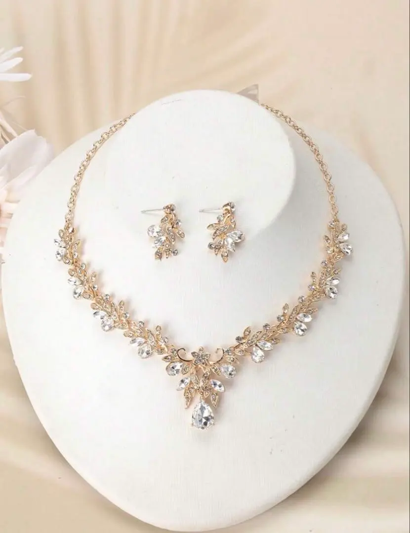 Thumbnail of Flower motif necklace and earring set