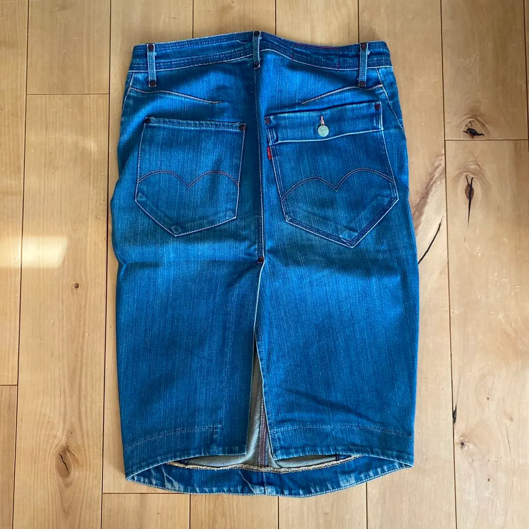 2025年最新】Levi's Red スカートの人気アイテム - メルカリ