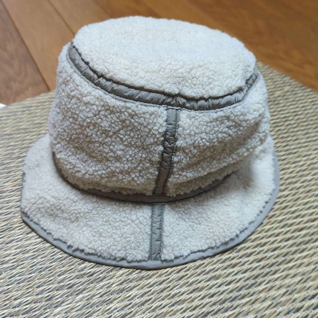 Thumbnail of Bucket Hat, Fluffy Hat ★