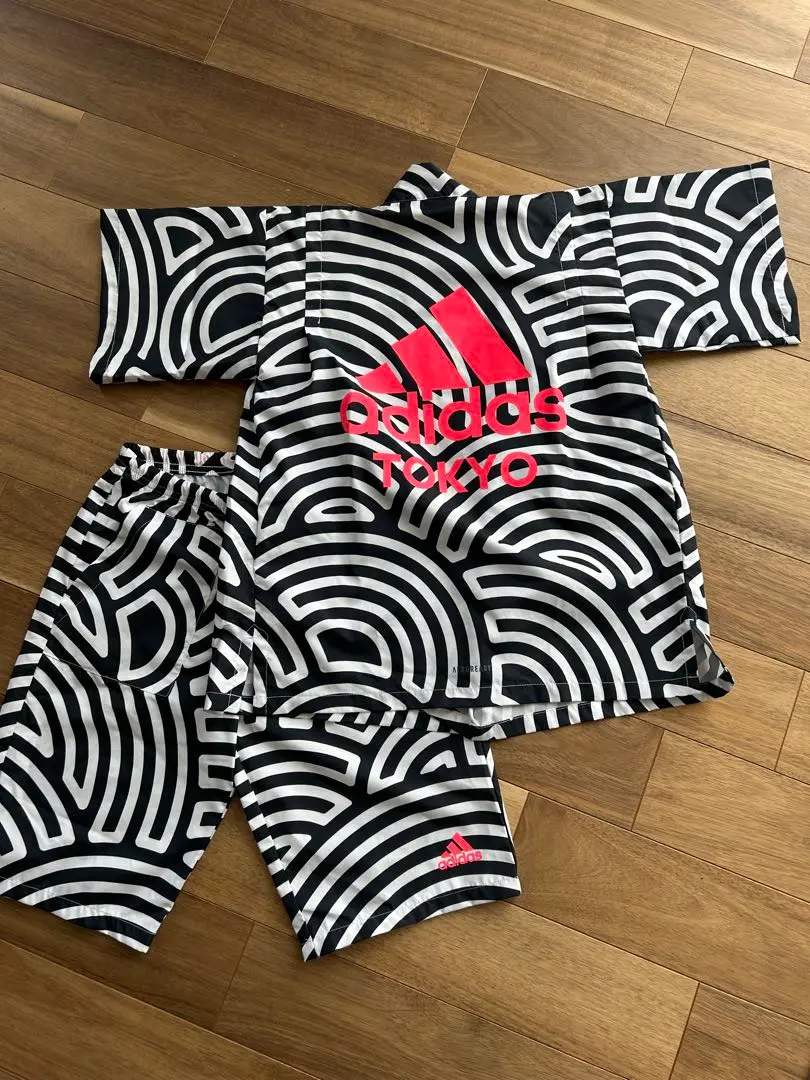 【新品未使用】adidas 甚平120センチ タグ付き 120】新品 adidas アディダス ジュニア 甚平 ジンベイ 法被