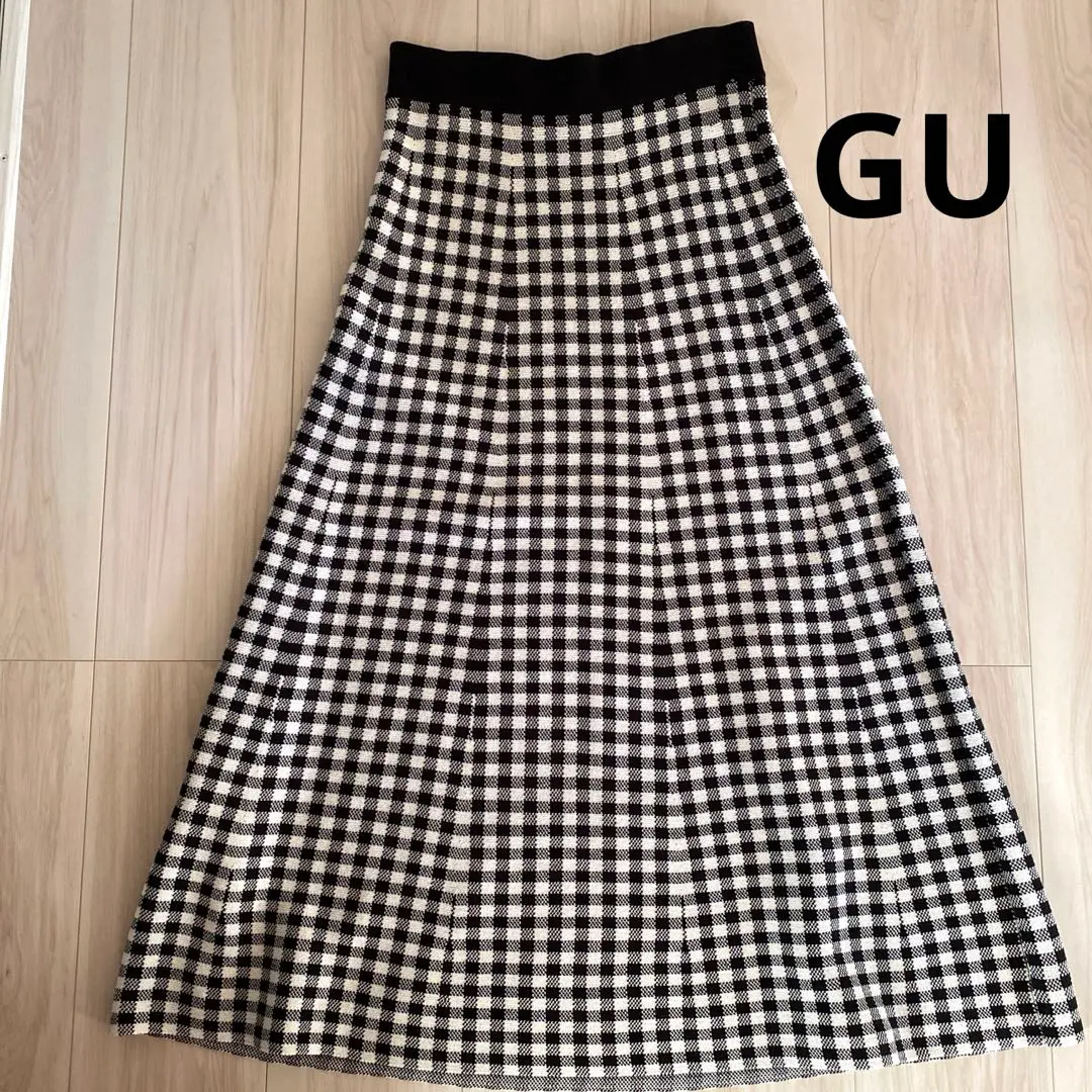 Thumbnail of GU skirt, black and white check pattern, long skirt, flared skirt, size M