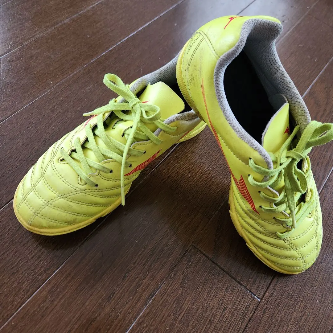 Thumbnail of Mizuno 22cm Training Shoes, Yellow