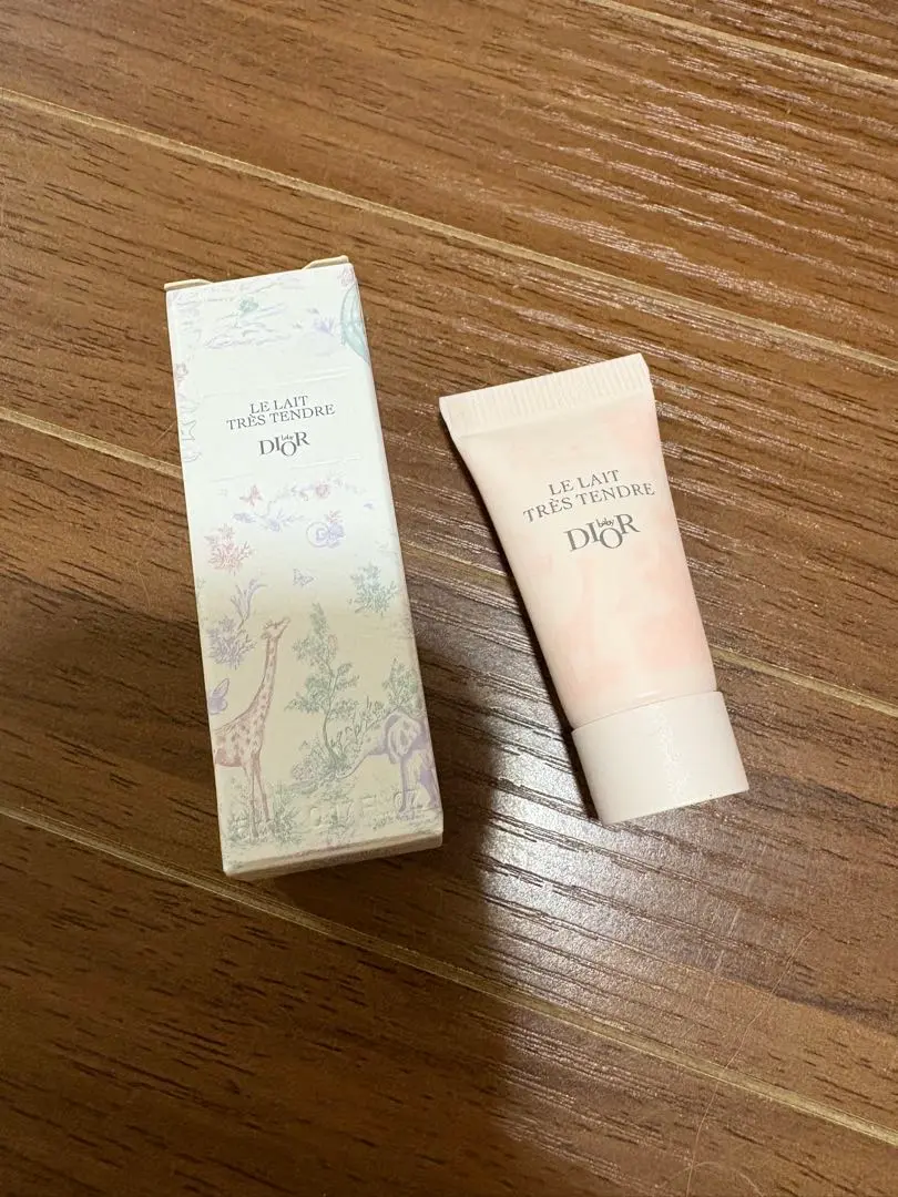 ベビーディオール ル レ タンドル(乳液)フランス製 350ml 新品未使用 新品未使用) Dior ベビー ディオール ル レ タンドル (乳液