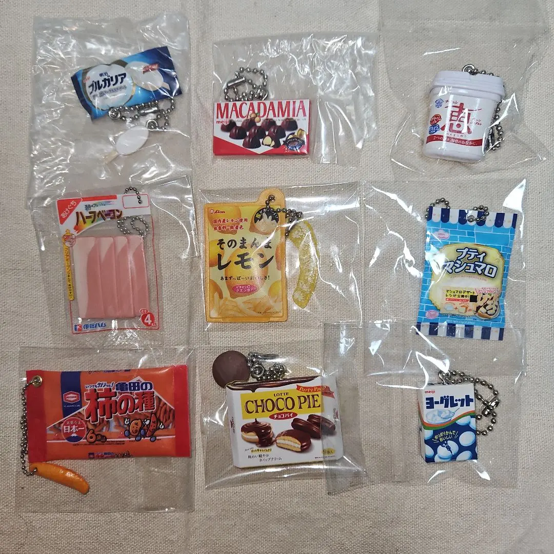 Thumbnail of Miniature Gacha Gacha Lot