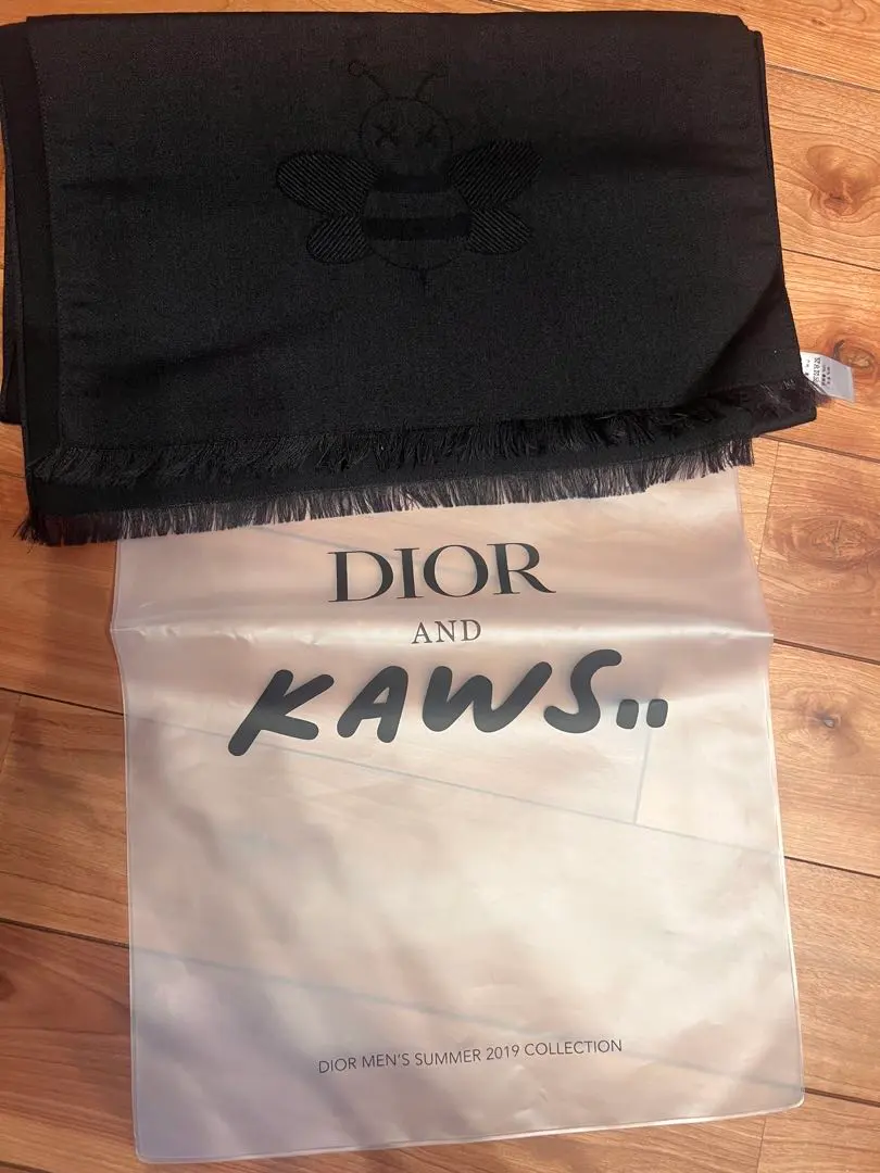 未使用Dior homme kaws ストール 未使用Dior homme kaws ストール 未使用Dior homme kaws