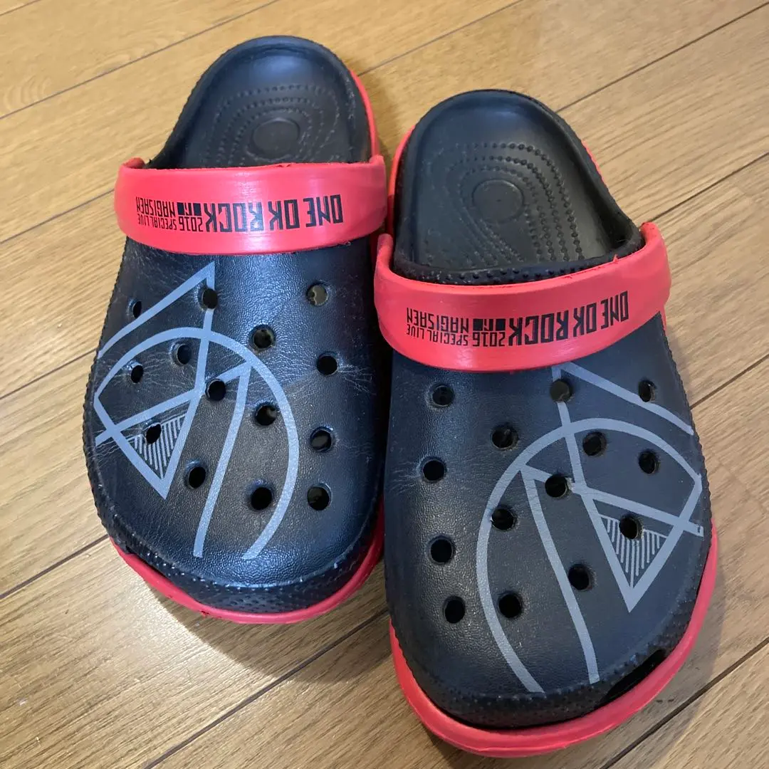 【新品未使用】 ONE OK ROCK 渚園 サンダル Mサイズ 新品未使用】 ONE OK ROCK 渚園 サンダル Mサイズ - メルカリ
