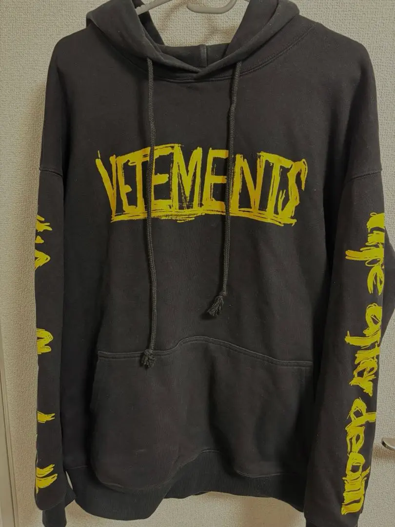 2025年最新】vetements パーカー worldの人気アイテム - メルカリ