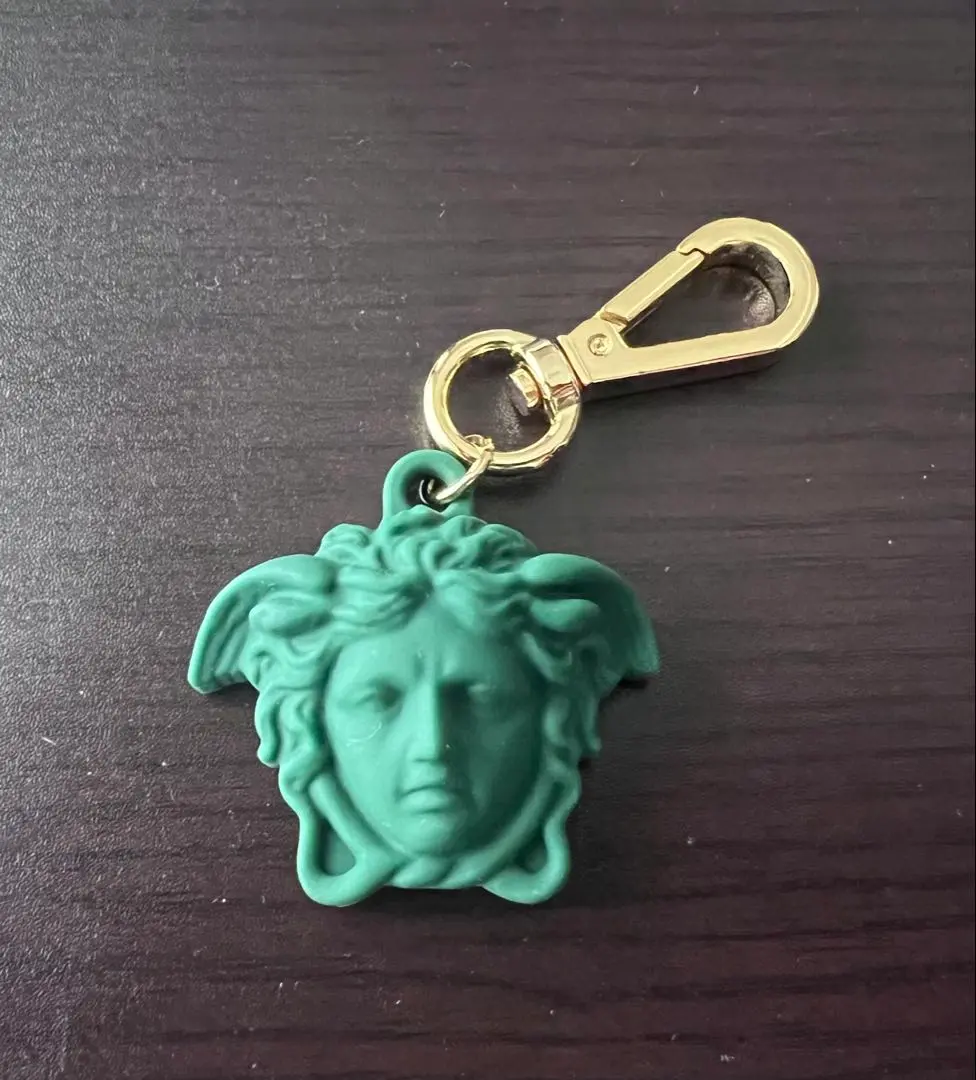 【関込】VERSACE ヴェルサーチェ◆メデューサ ビギー キーリング 関込】VERSACE ヴェルサーチェ Air Tag メドゥーサ キーリング