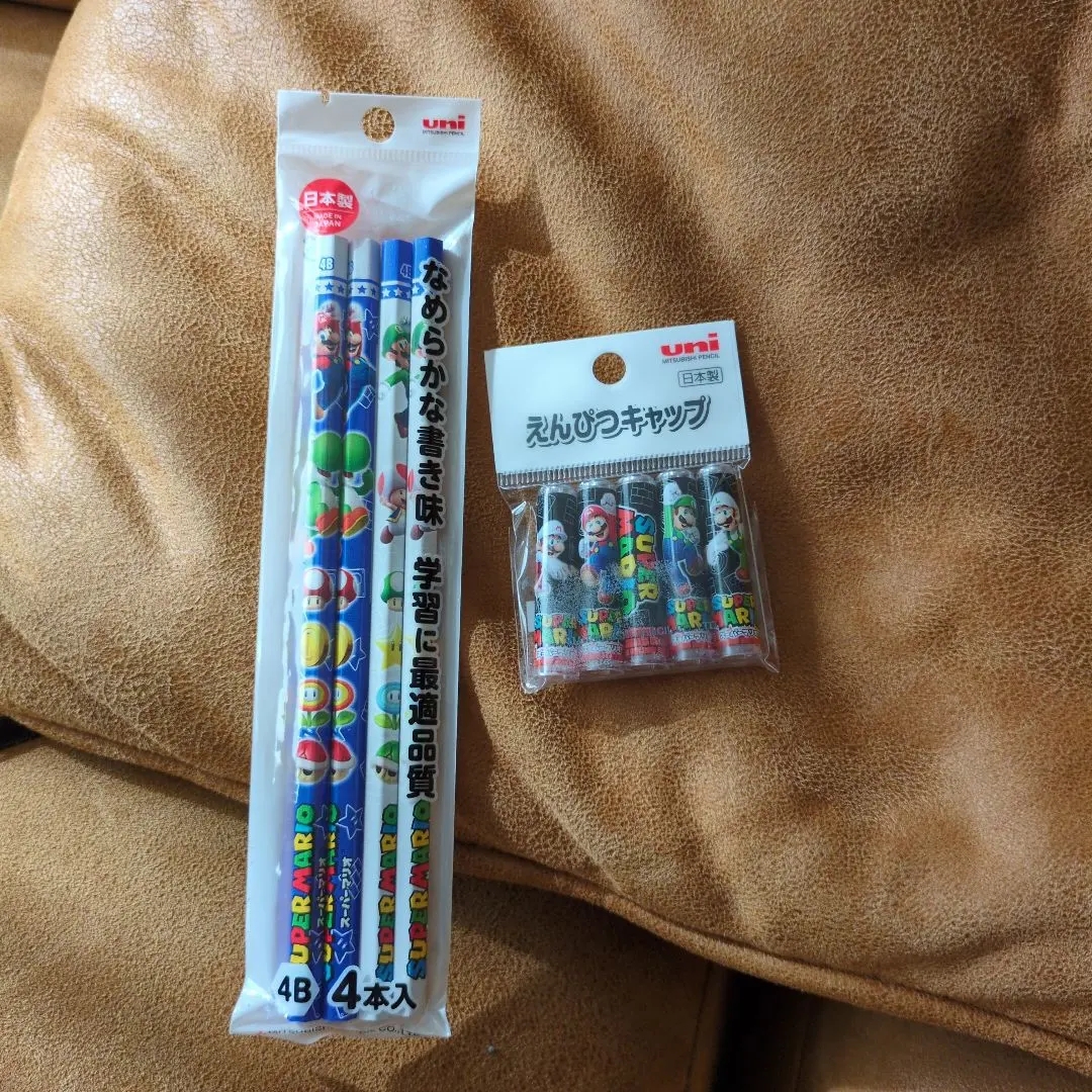 （全新未使用）超級瑪利歐uni！4B鉛筆4支＆鉛筆帽5個！總計2件套 的縮圖