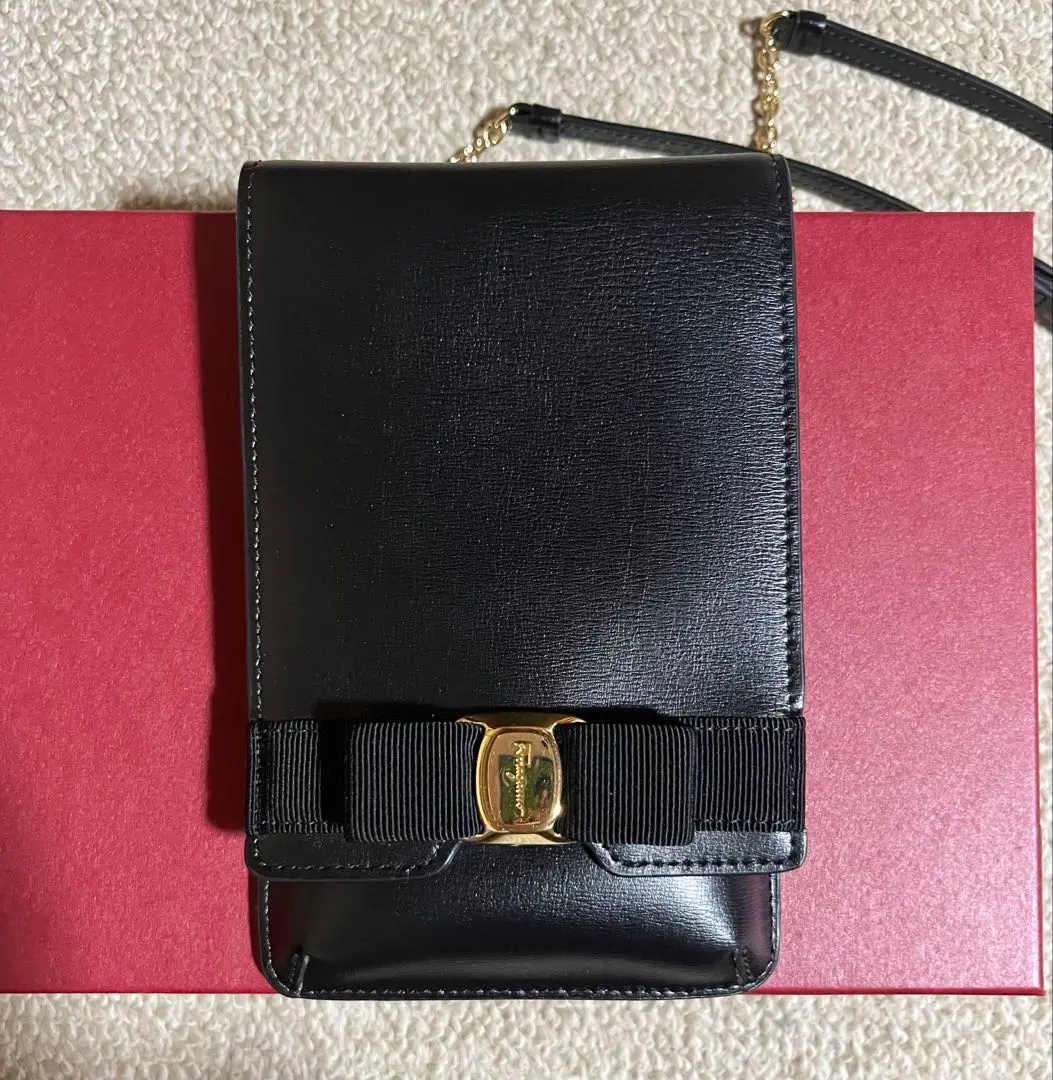 2025年最新】フェラガモ FERRAGAMO スマートフォンケースの人気