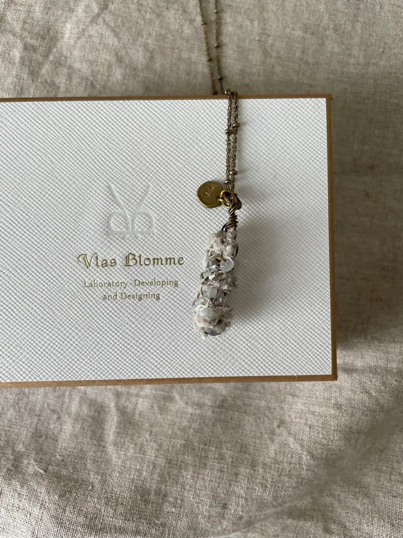 Feather ネックレス | ITEM | Vlas blomme｜ ヴラスブラム