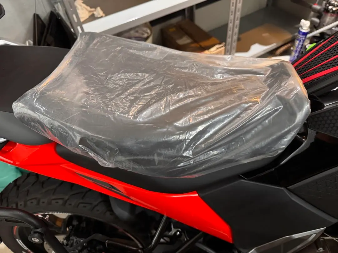 Vストローム250用 純正シート（低反発、ゲル加工） Vストローム250用 純正シート（低反発、ゲル加工） - メルカリ