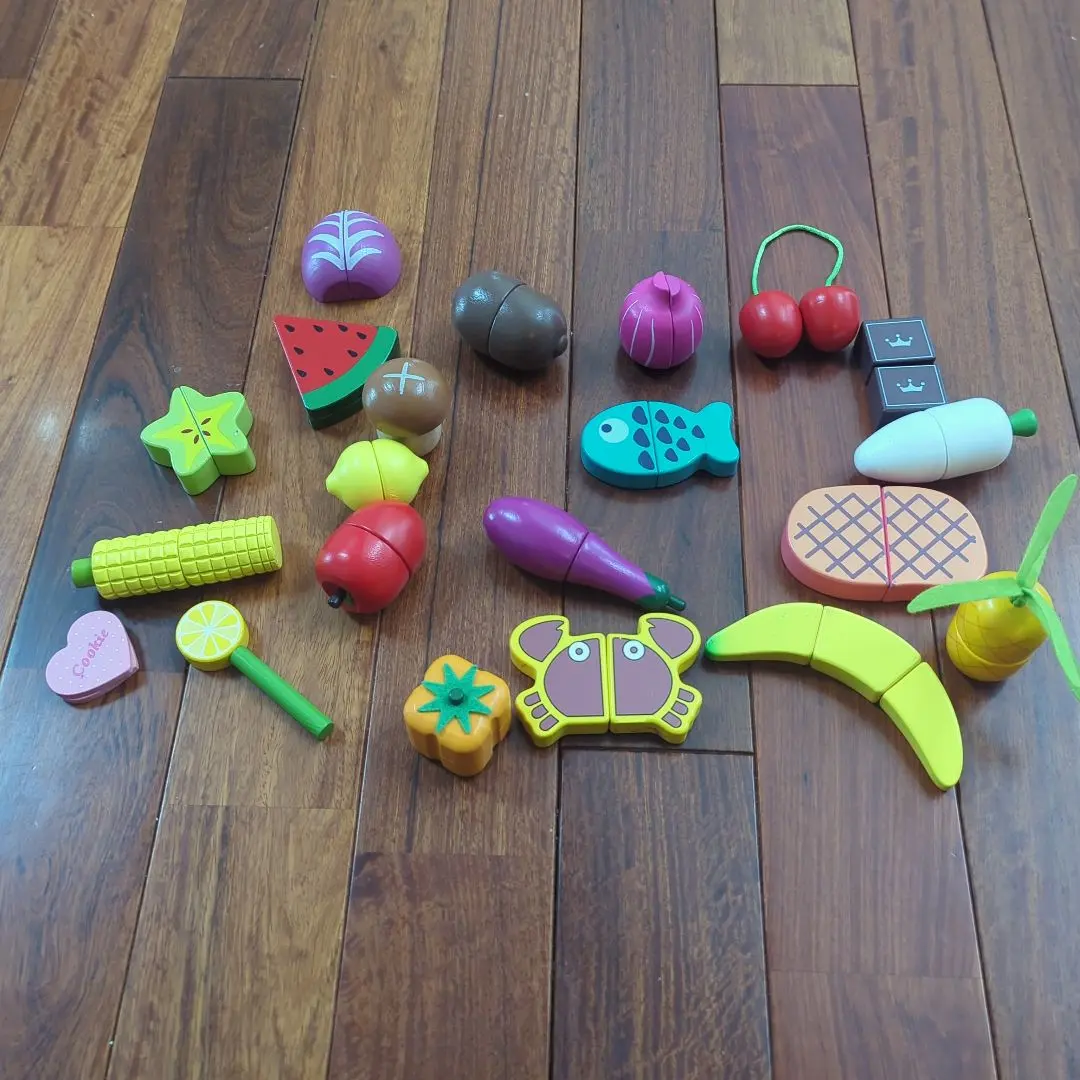 Thumbnail of 21-piece set of wooden play food with magnets, including vegetables, for pretend play