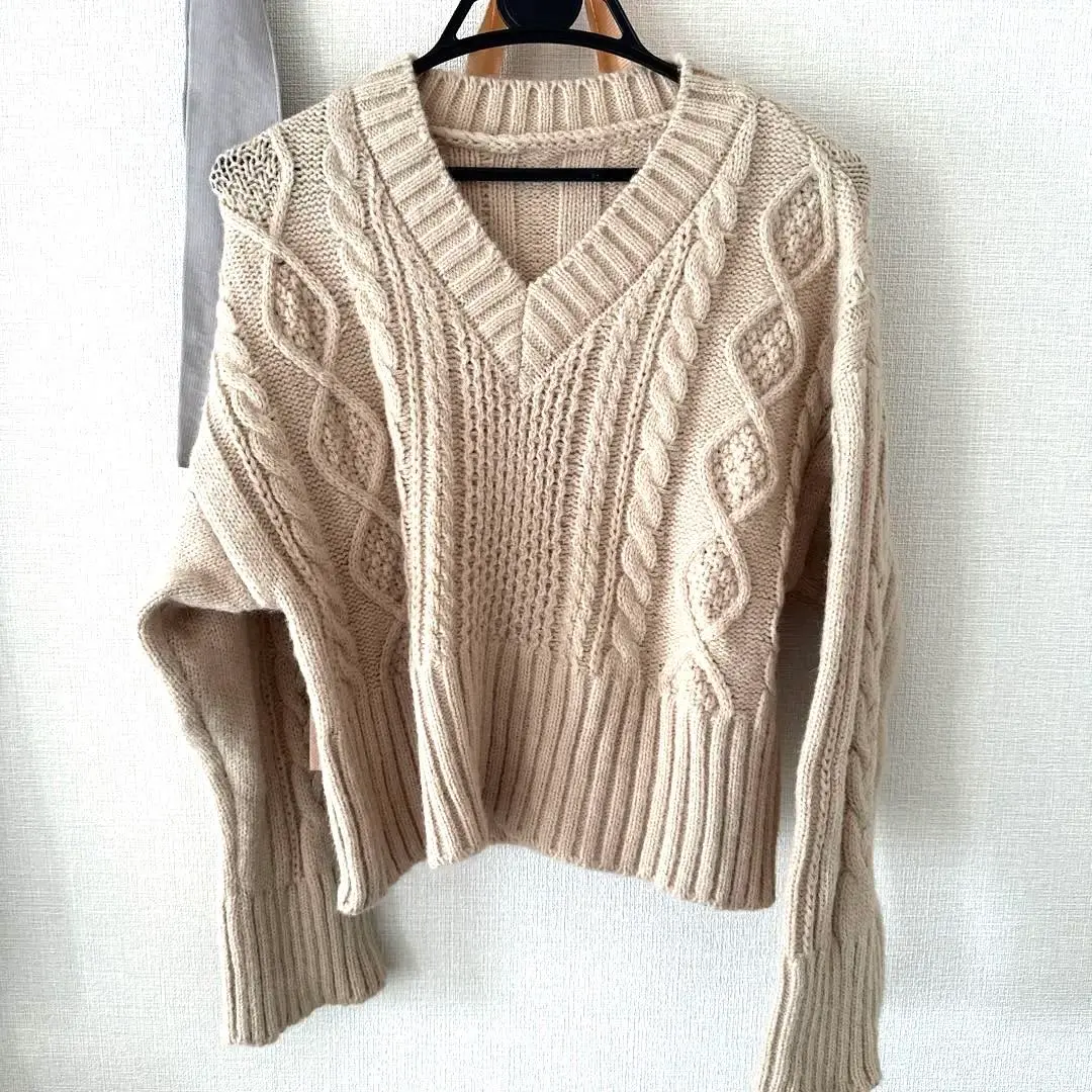 Thumbnail of Women's sweater
